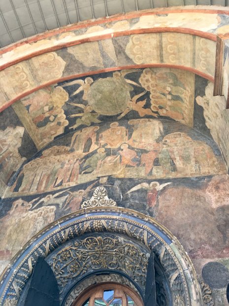 Cette cathédrale est consacrée à l'Archange Michel, le Saint-patron de l'armée russe.