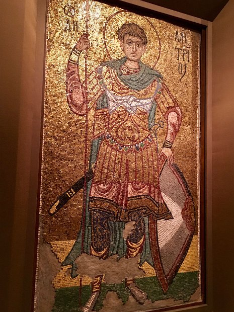 Saint Démétrios de Thessalonique est une icône russe pré-mongole, réalisée en 1113.