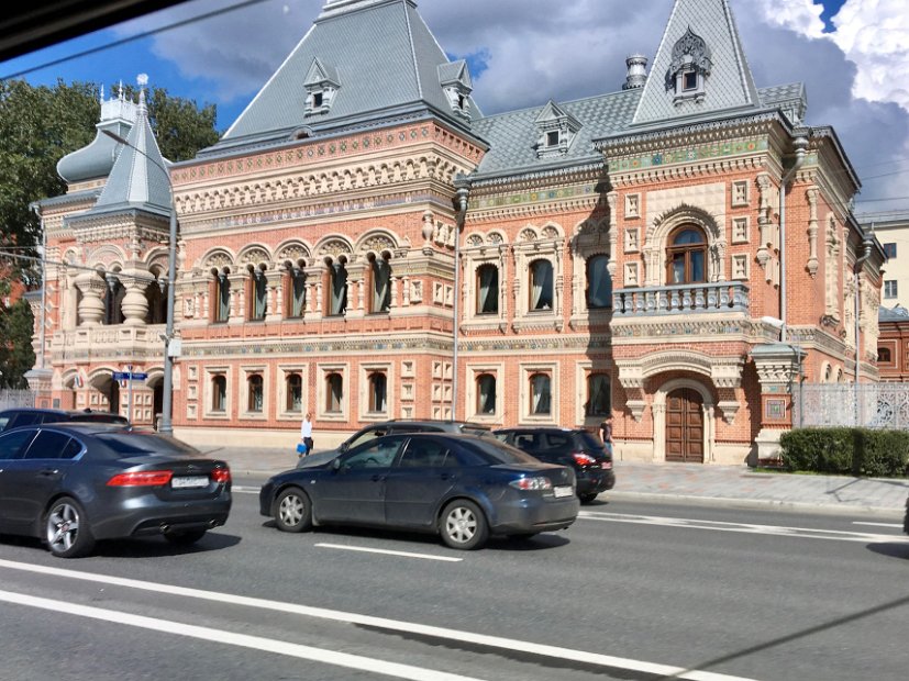 La Maison Igoumnov, résidence de l'Ambassadeur de France à Moscou, se trouve sur Bolchaïa Iakimanka.