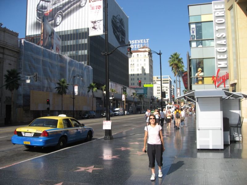 sa0109lavisitecommenceparhollywoodboulevard.jpg